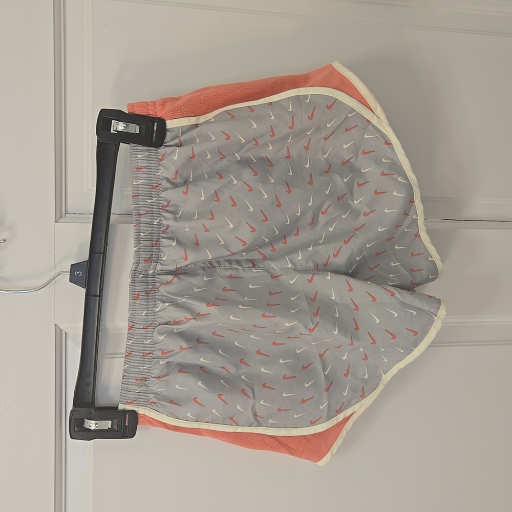Girl's  Nike Running Shorts Tempo - Picture 2 of 2